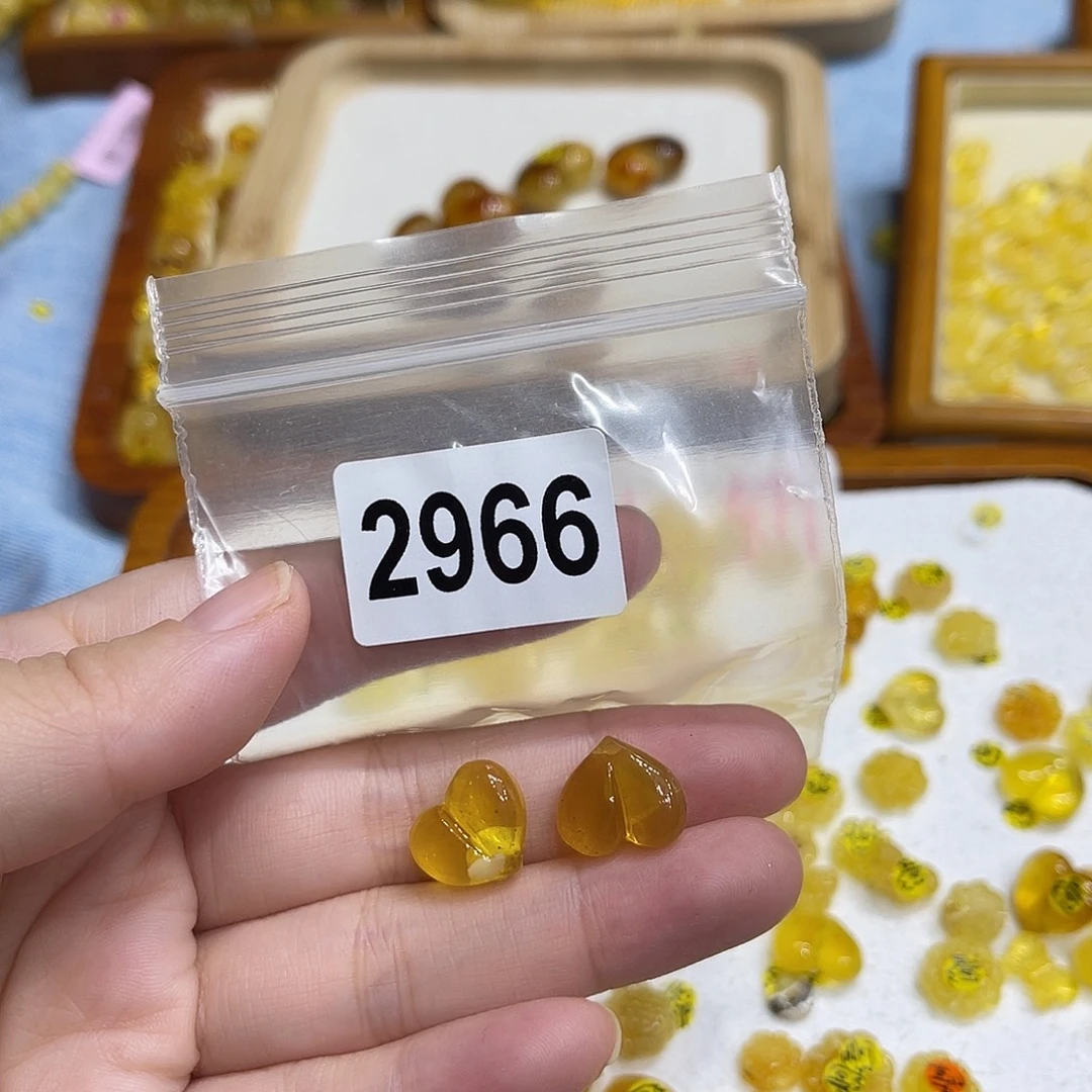 琥珀未镶嵌珠宝奇石