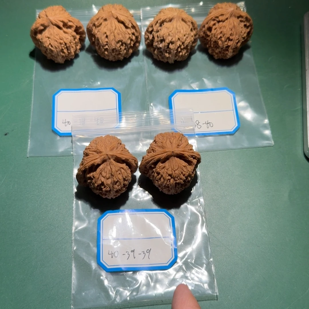 文玩核桃吊坠南疆24