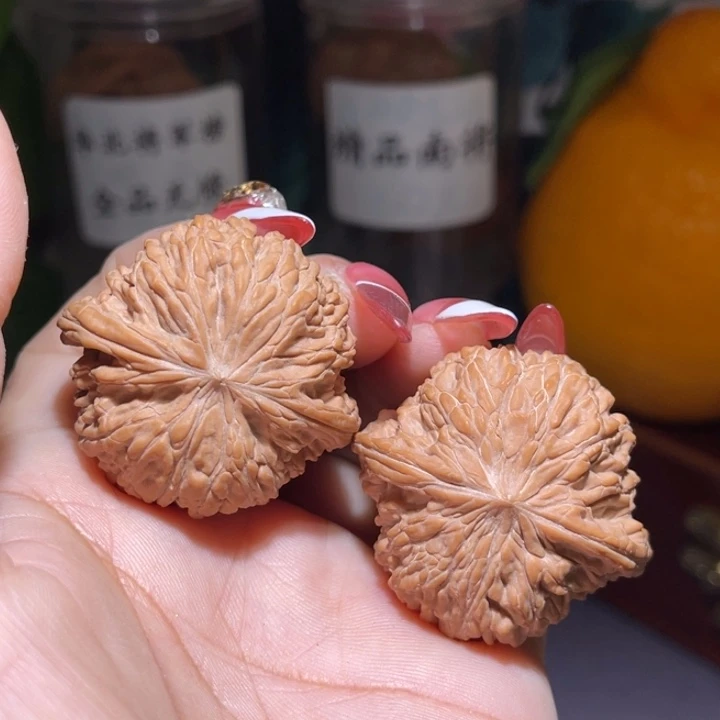 文玩核桃吊坠          40