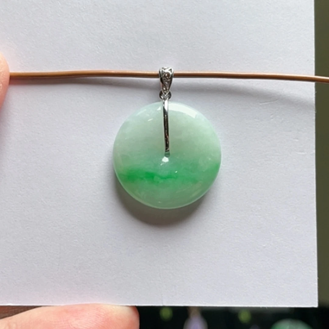 【闪购商品】吊坠(不含链)18K金镶嵌翡翠