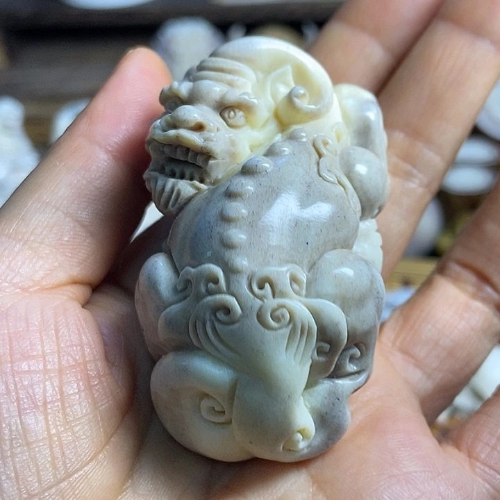 自**云配饰鹿角雕刻一个福利出