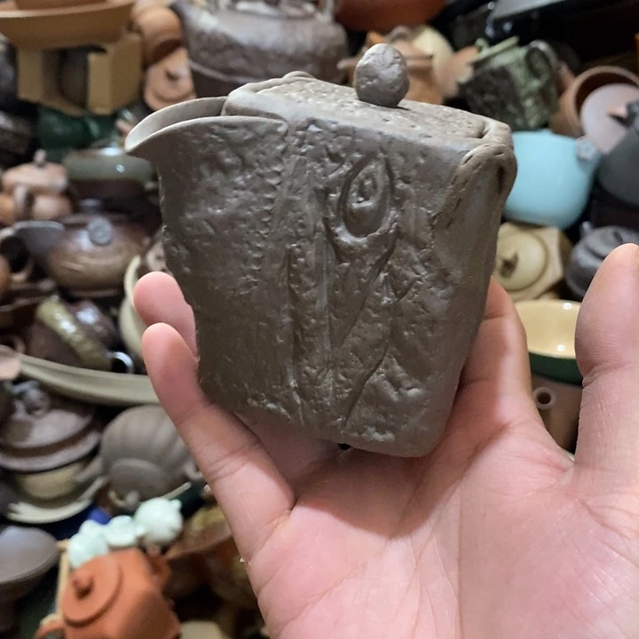 瓷片老婆的人在外面等了一个