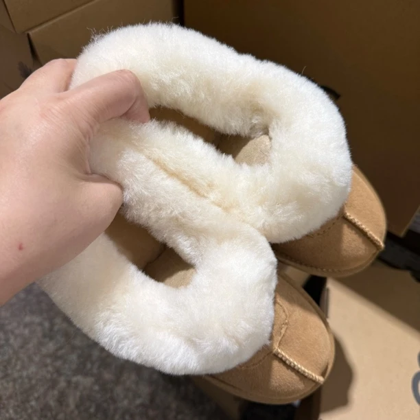 君君牛皮羊毛雪地靴跟高3.5厘米8082