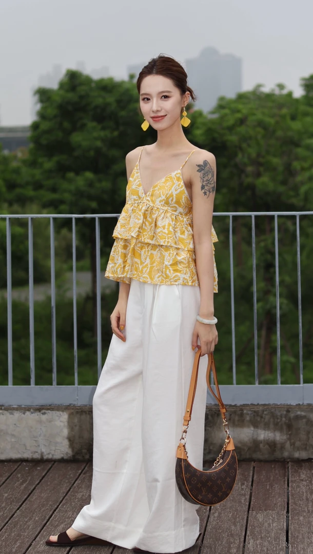 WEIIN-海岛假日 夏季度假风荷叶边吊带外穿花卉印花微露背