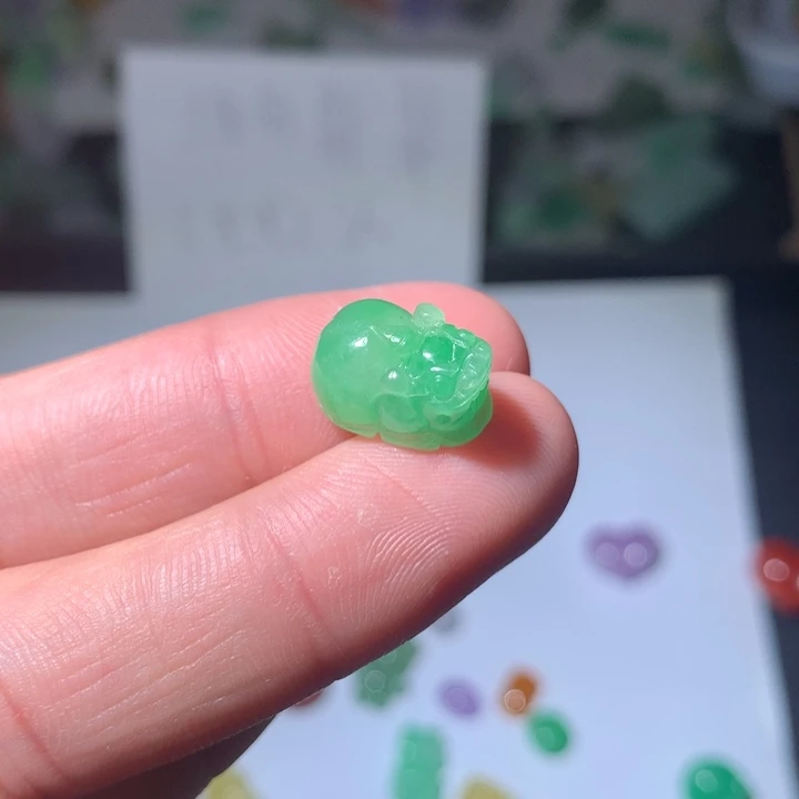 ゛***u翡翠未镶嵌颈饰挂件