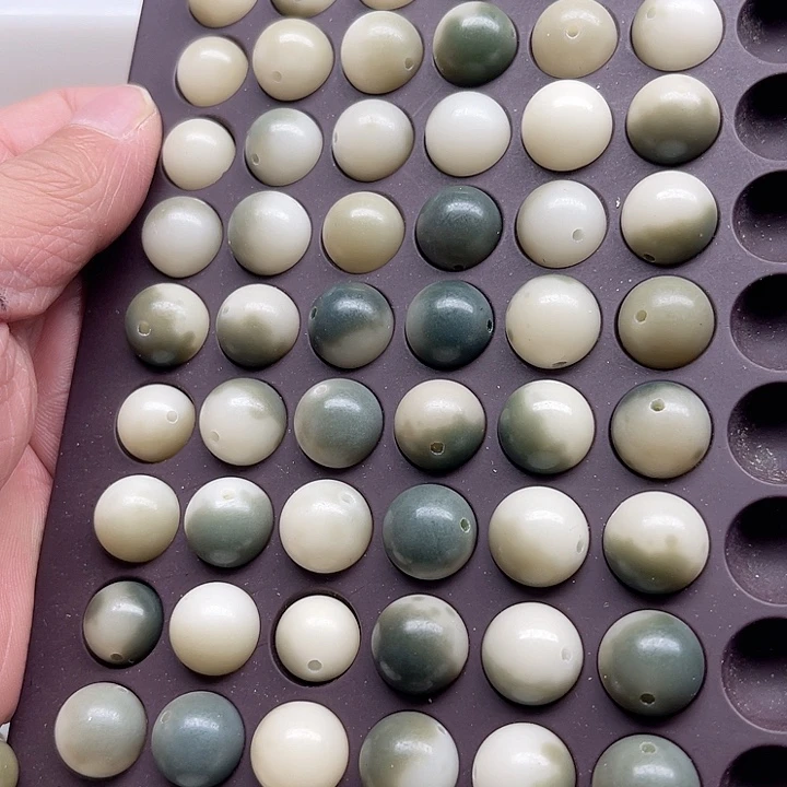 白玉菩提吊坠瑕疵13半山半水130