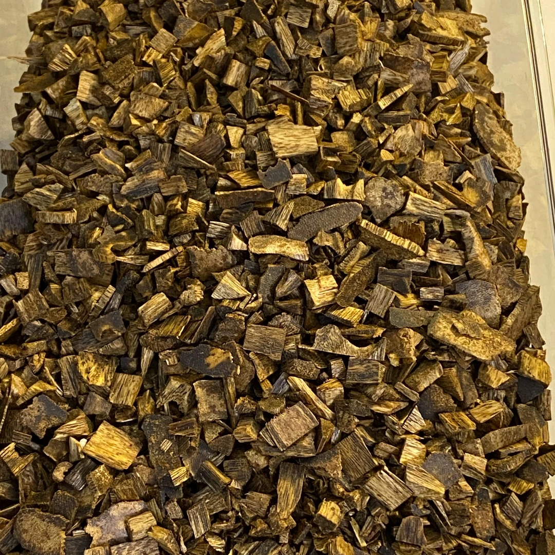 沉香木【满香居】乌身圆叶品种高油脂奇楠沉香碎料熏香100克