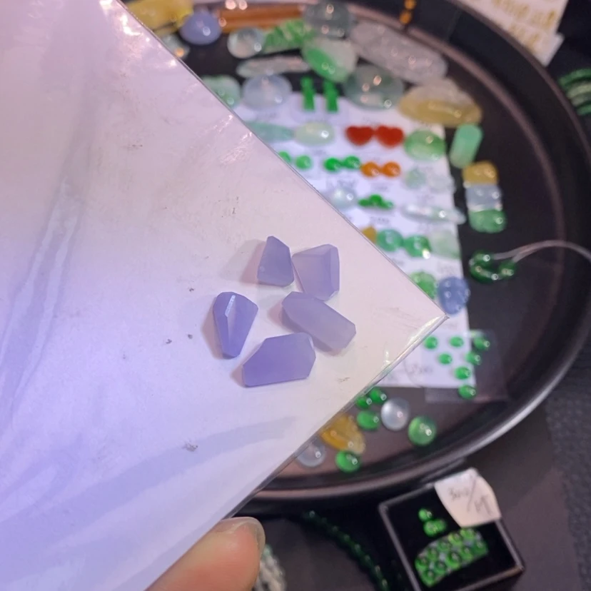 【闪购商品】翡翠挂件未镶嵌切割