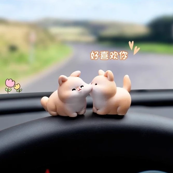 汽车摆件可爱亲脸小动物车载摆件电动车内饰品摆件中控台装饰用品