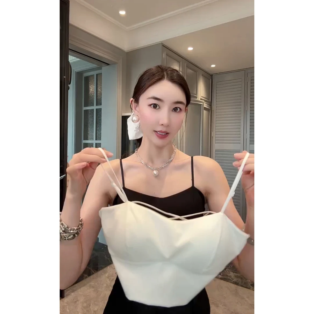 2025夏季新款简约舒适裸感无痕心机露背一体式外穿吊带背心上衣女
