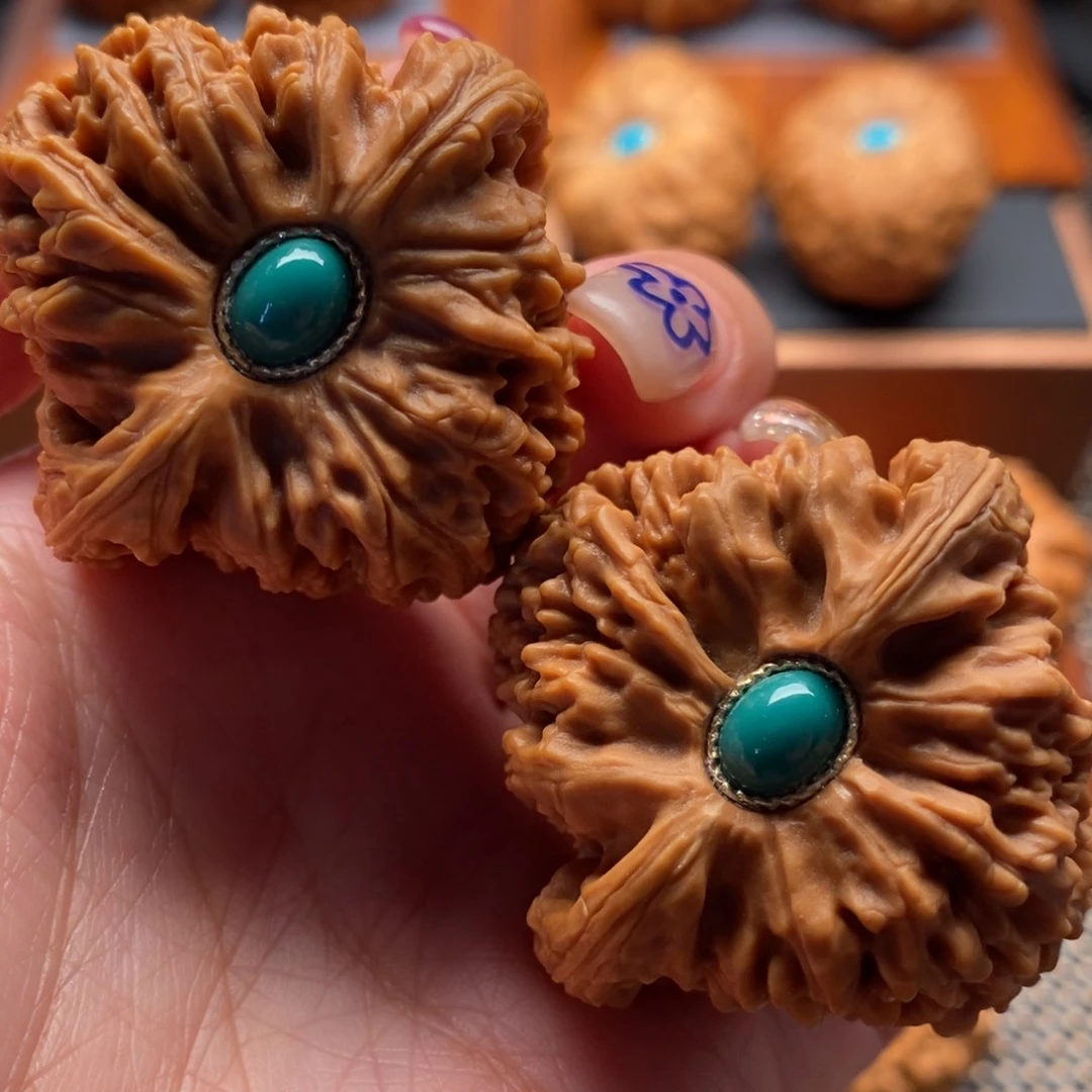 文玩核桃把件42尺寸精配南江石