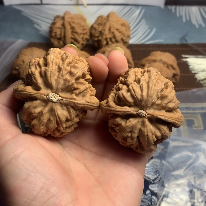 吊坠文玩核桃人**态粗筋
