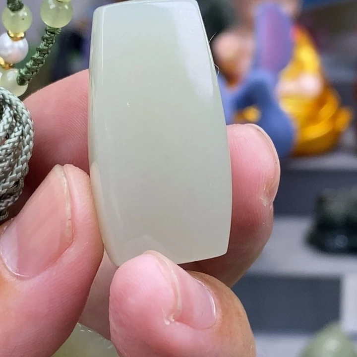 和田玉未镶嵌车挂