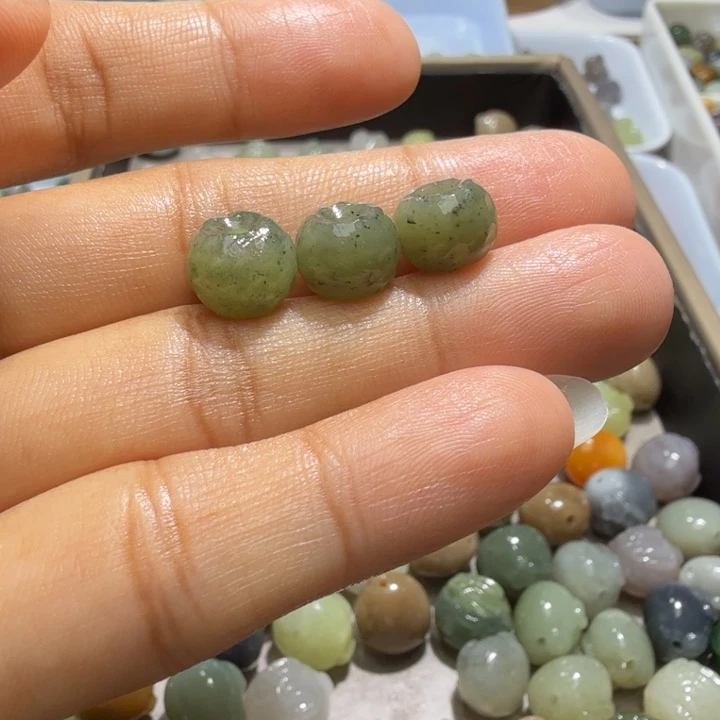 未镶嵌和田玉珠宝半成品