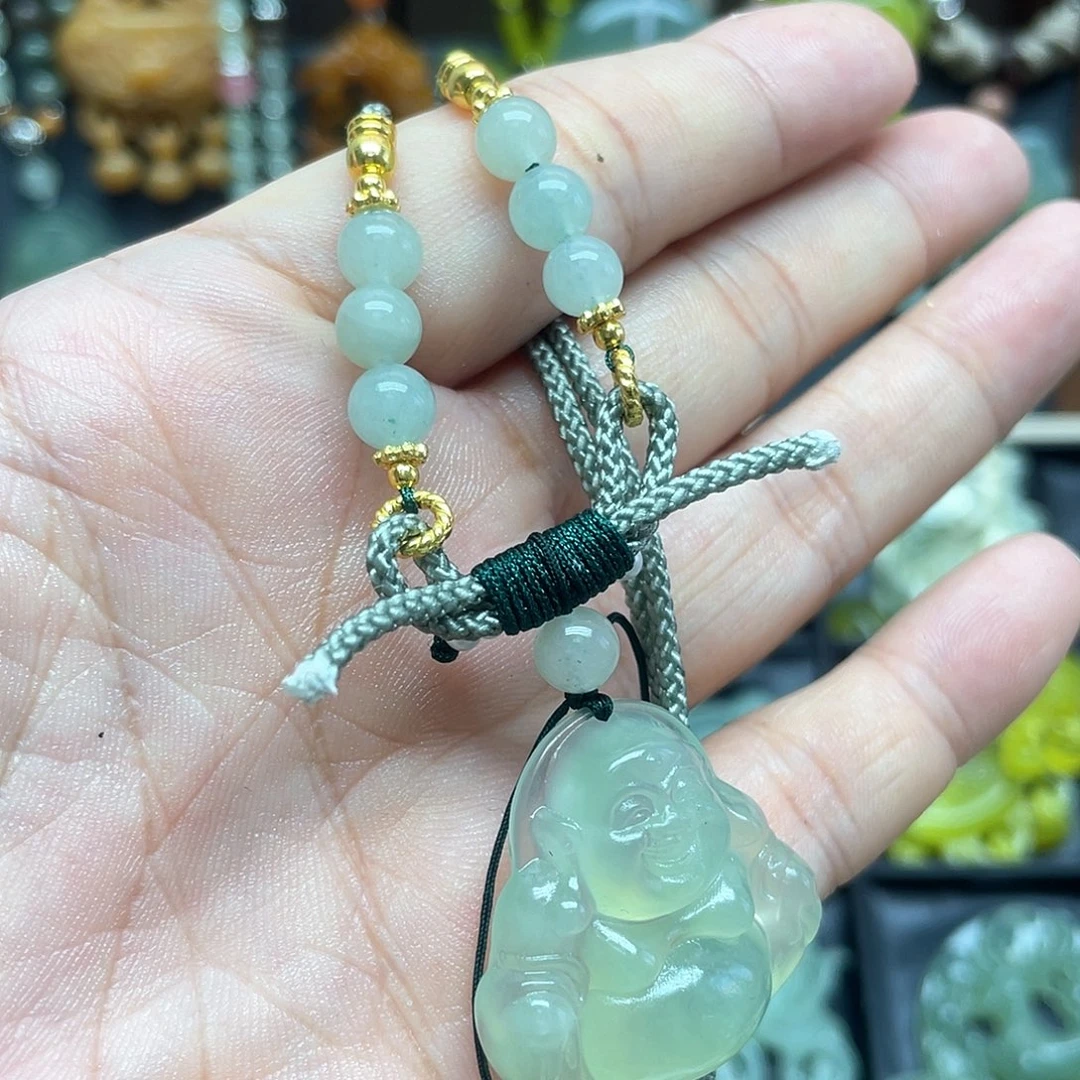 蛇纹石玉未镶嵌颈饰