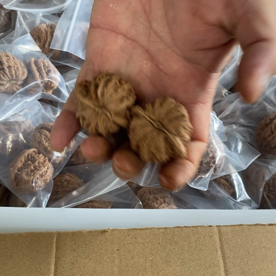 文玩核桃吊坠红石团购