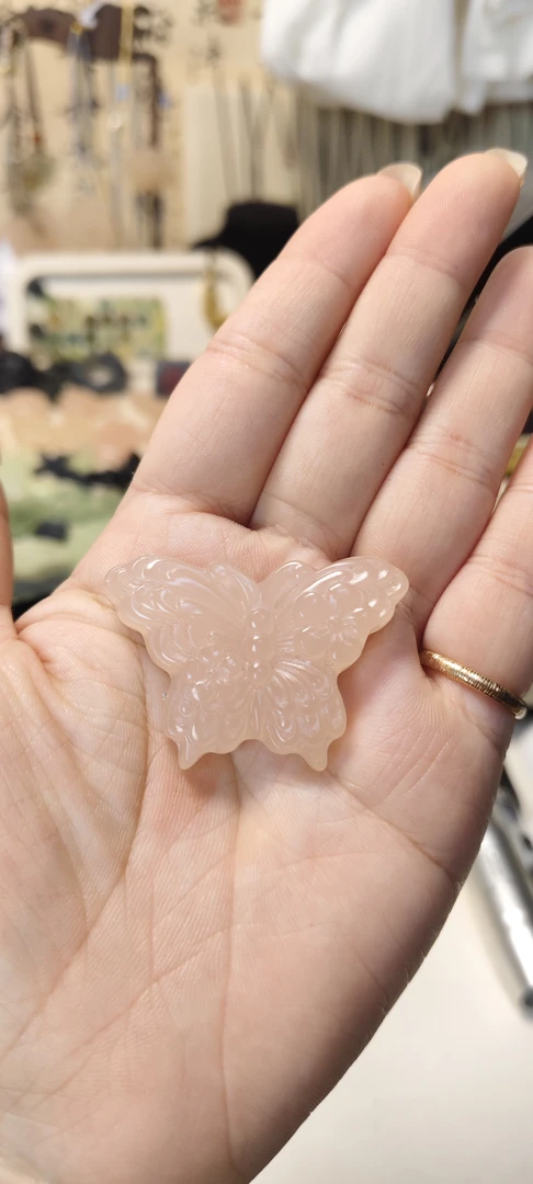 蝴蝶新疆玉天然玉石