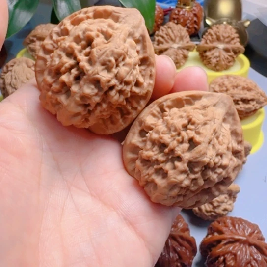 44尺官帽文玩核桃