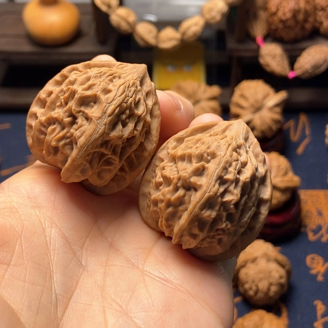 文玩核桃把件花****花全品血灯笼尺寸37