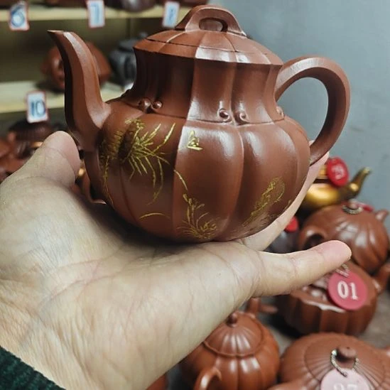 原矿赵庄朱泥容量二佰二十CC