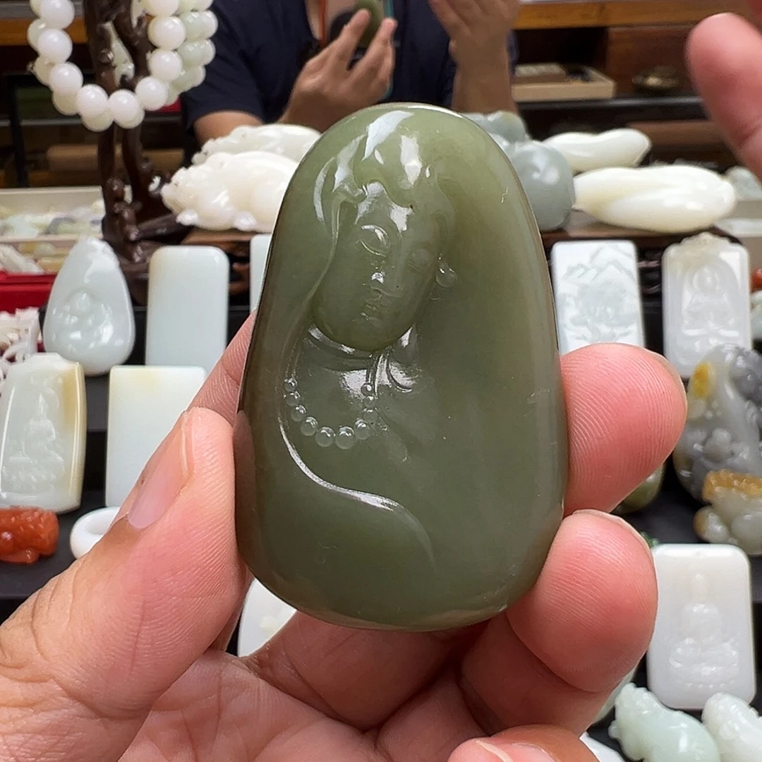 和田玉未镶嵌颈饰