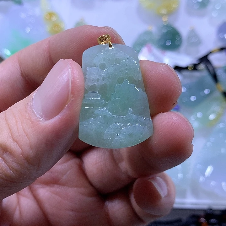 翡翠颈饰18K金镶嵌天然翡翠A货吊坠