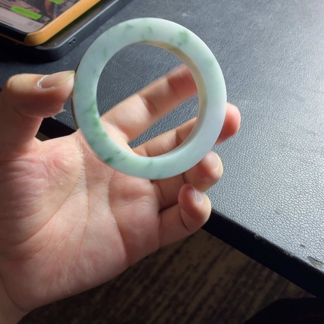 定制翡翠未镶嵌翡翠手镯