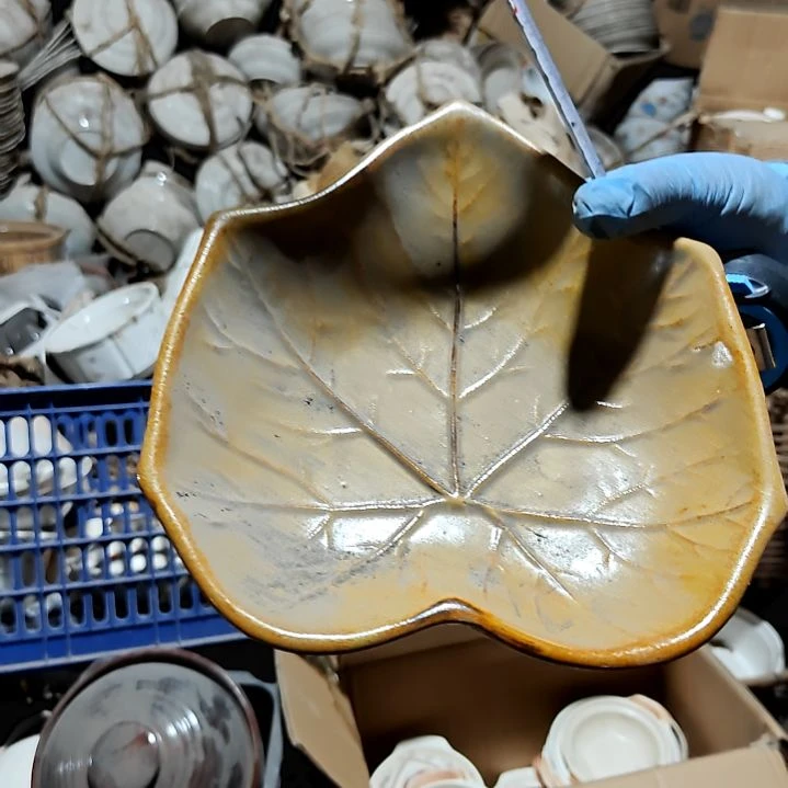 摆件陶瓷盘子碗啥都有