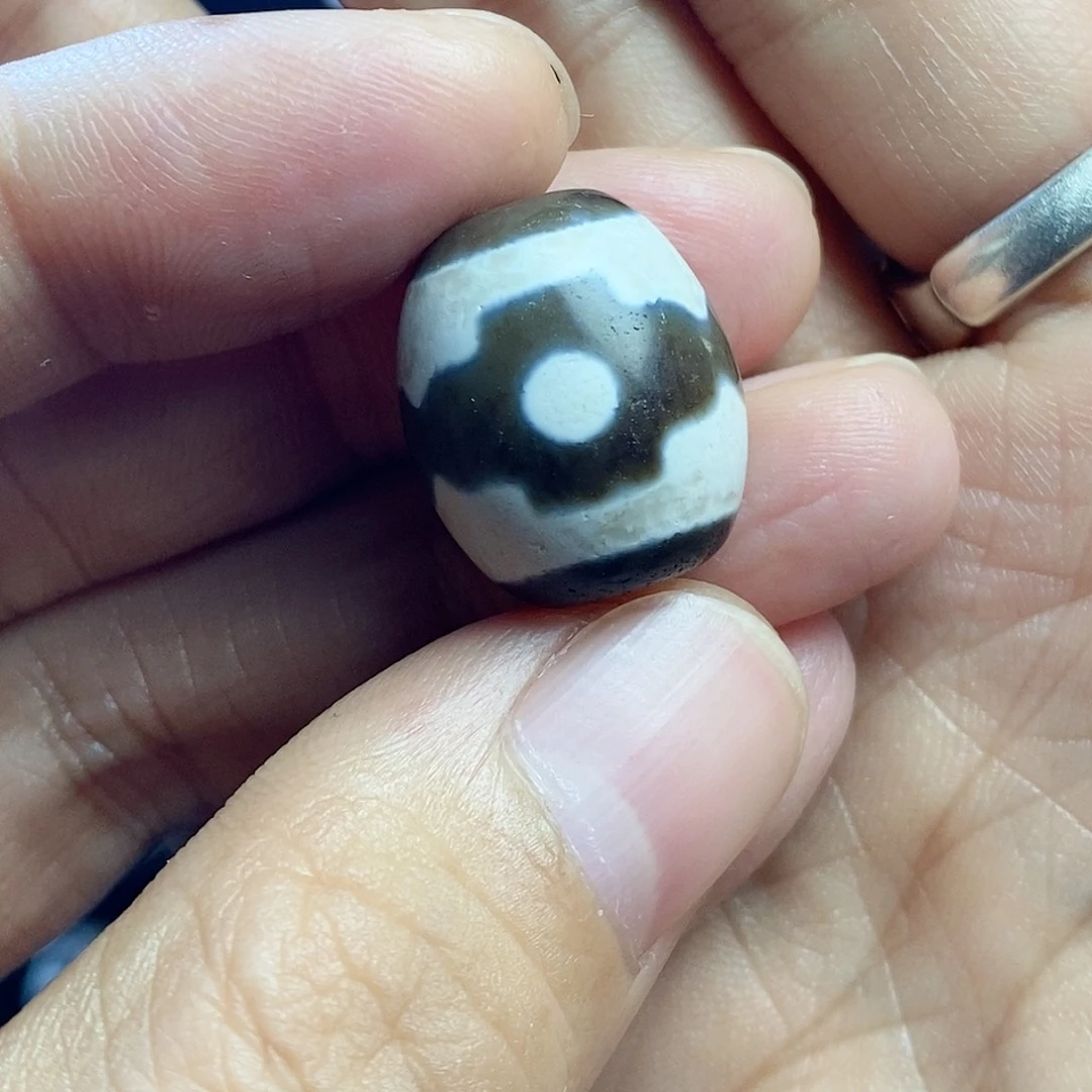 玛瑙/玉髓颈饰未镶嵌B****?