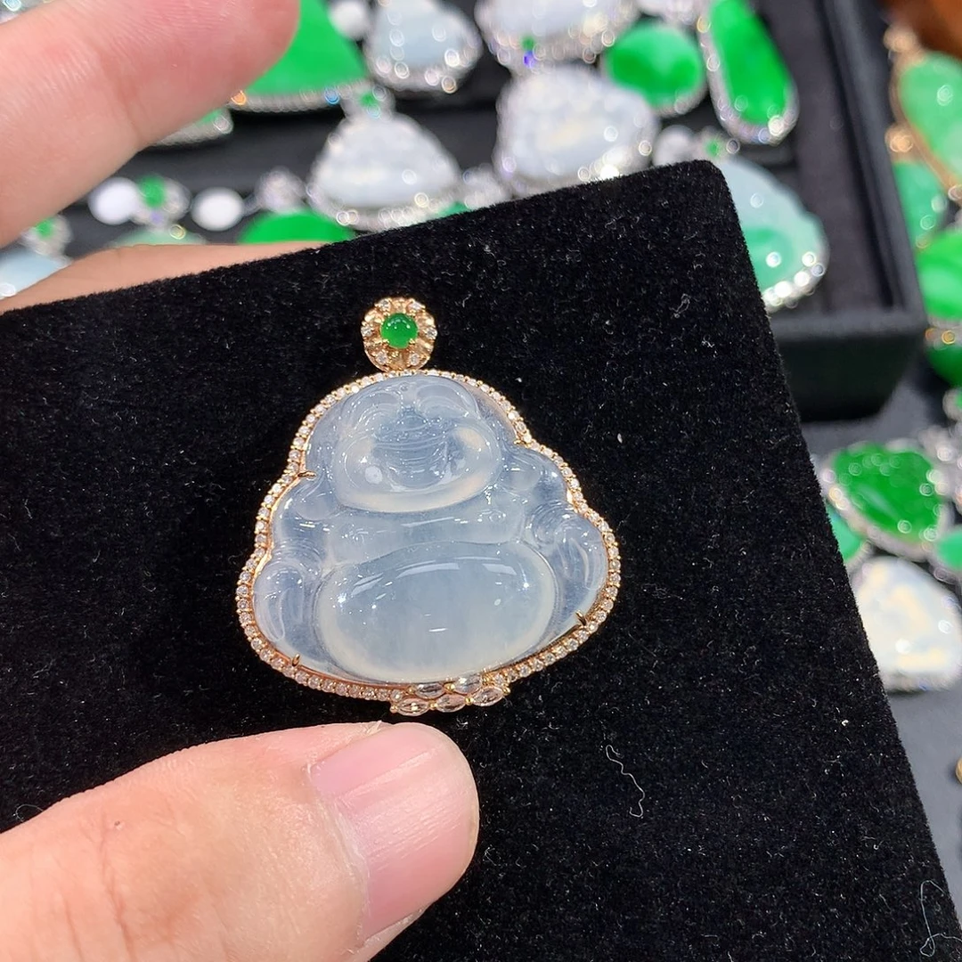 翡翠18K金镶嵌颈饰