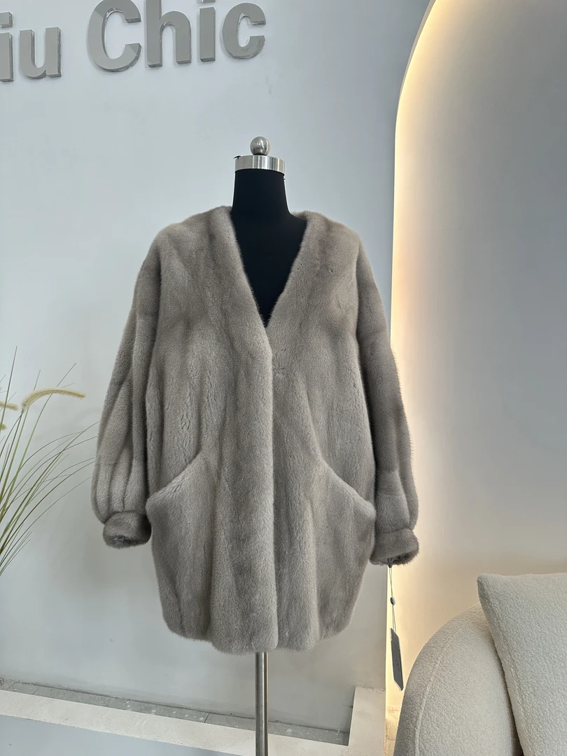 【嘉雯专属】2025进口天鹅绒水貂V领中长款皮草外套