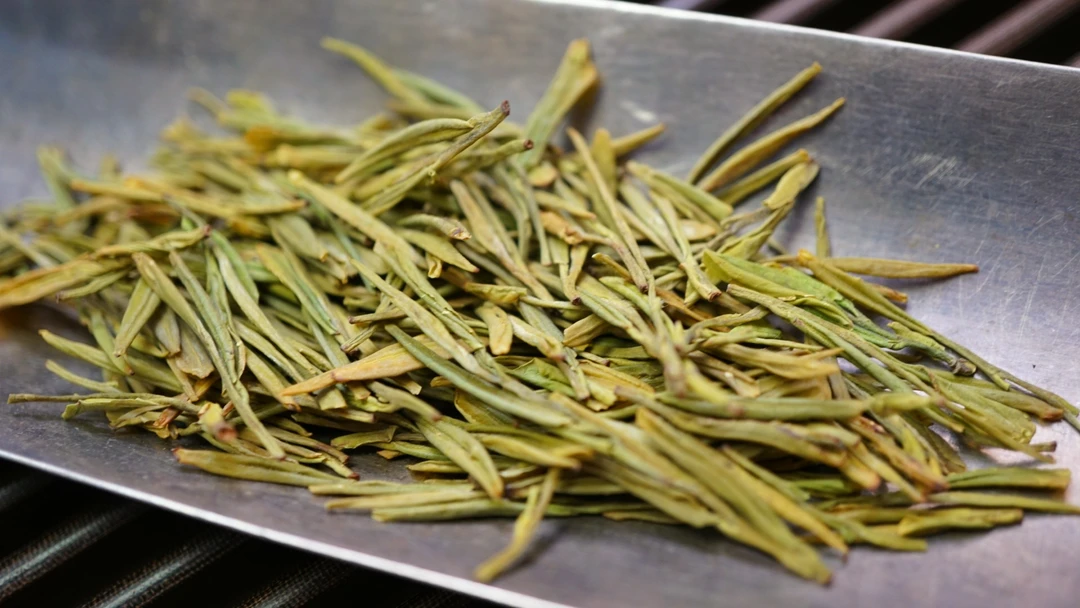 H58特别黄齐绽头春明前黄金芽花香带栗香