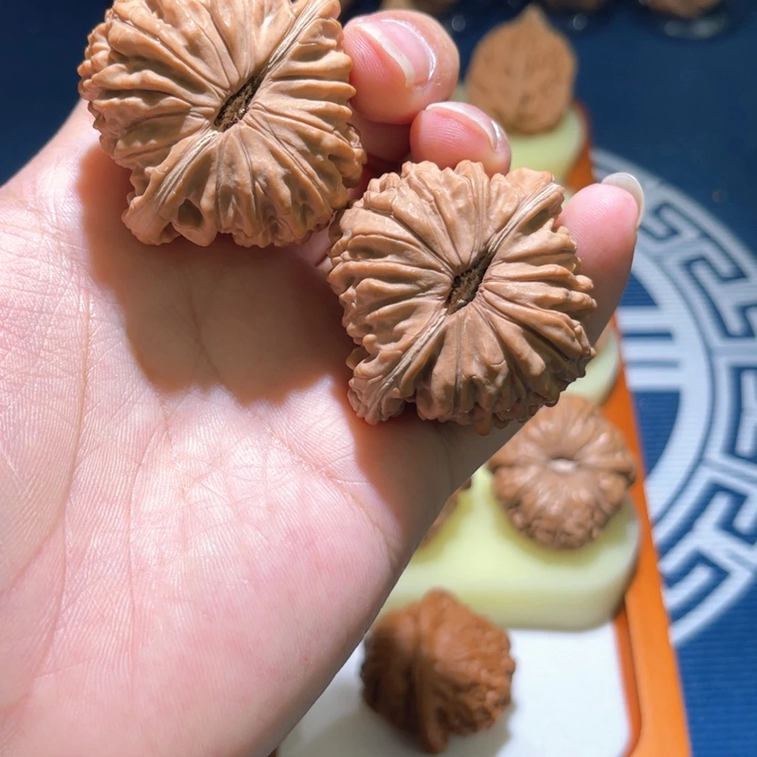 y***g文玩核桃吊坠蓟县楼前46全品