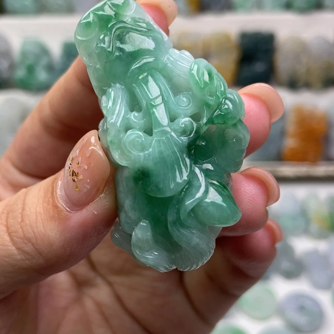 翡翠未镶嵌吊坠(赠链)口含珠