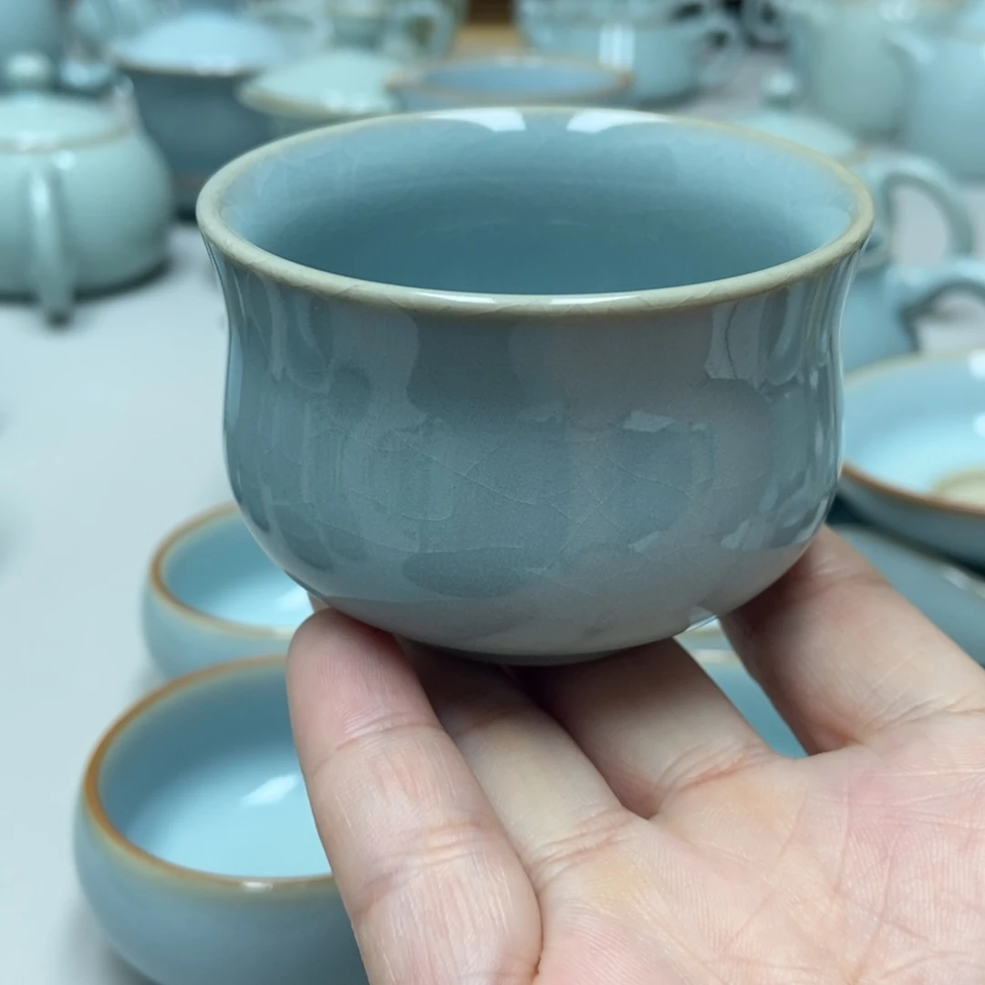 瓷踏**梅支钉元宝杯带礼盒（要开片均匀的）