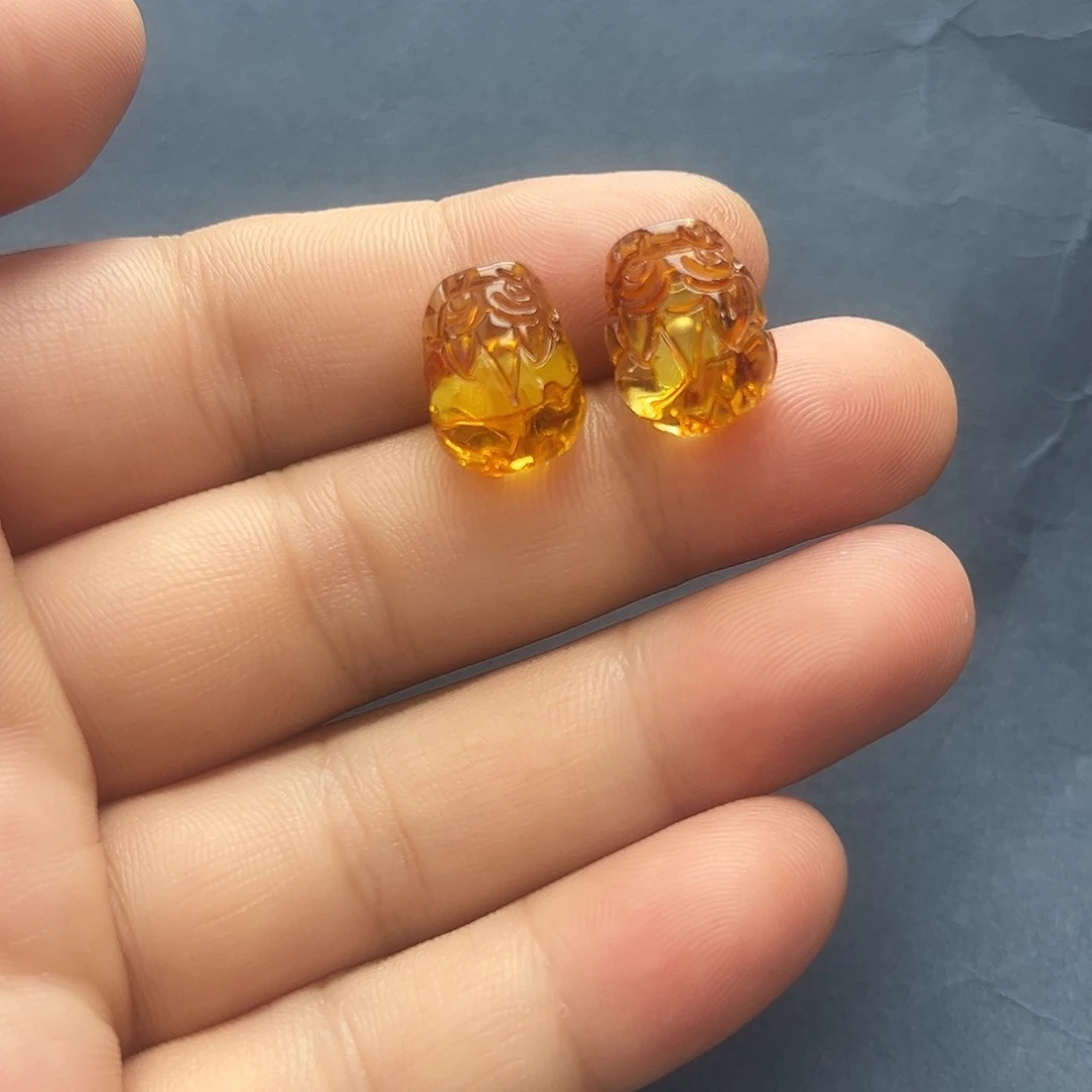 琥珀未镶嵌裸石耳钉