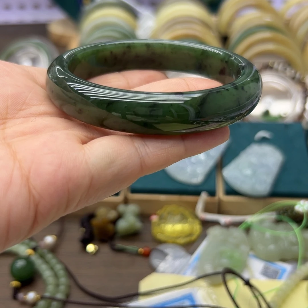 和田玉手镯未镶嵌63.1圈围1017微瑕