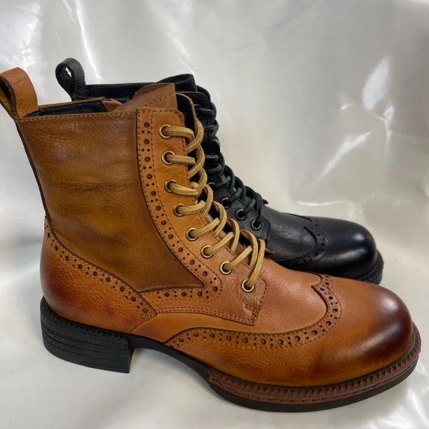 新疆小代皮鞋布洛克马丁靴3317