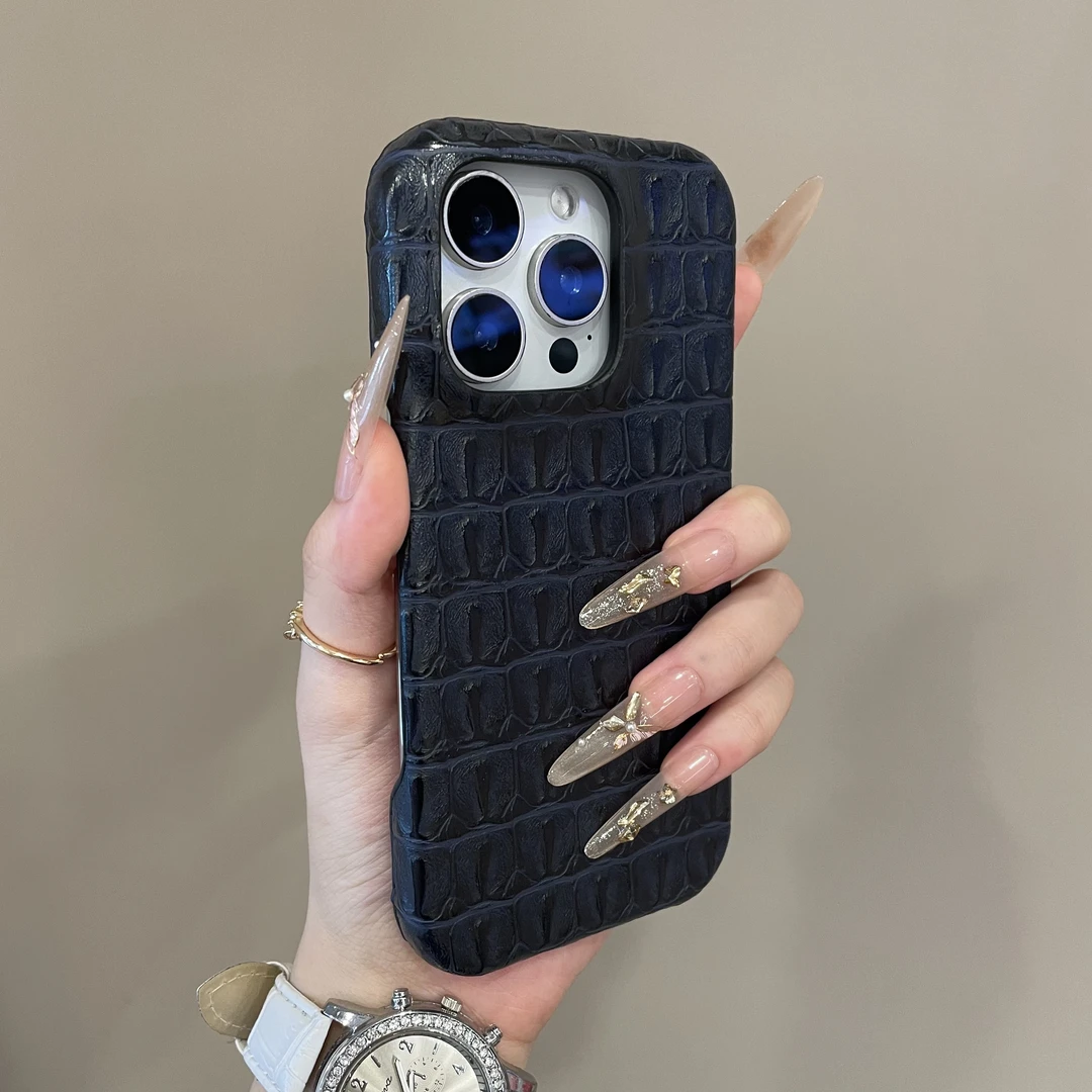 韩系时尚气质鳄鱼纹半包适用iPhone16手机壳15小众14pro硬壳13pm