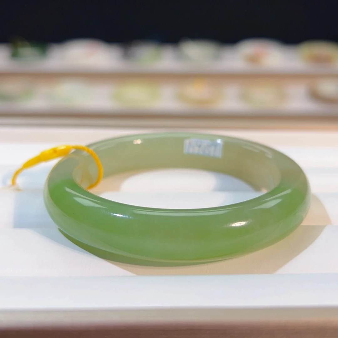 未镶嵌手镯和田玉  「翠青」半山水