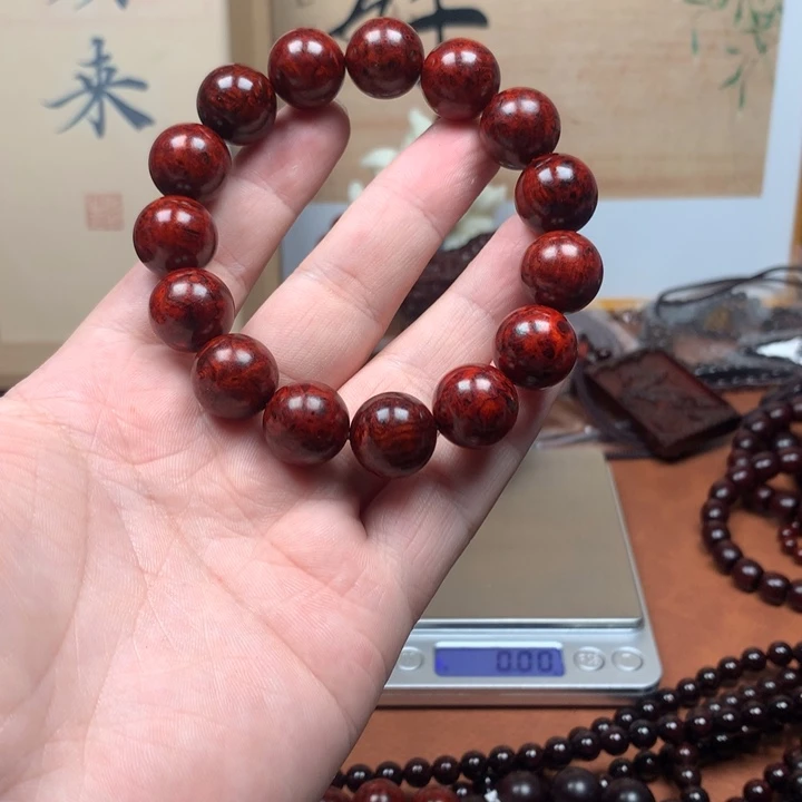 空***，檀香紫檀（小叶紫檀）