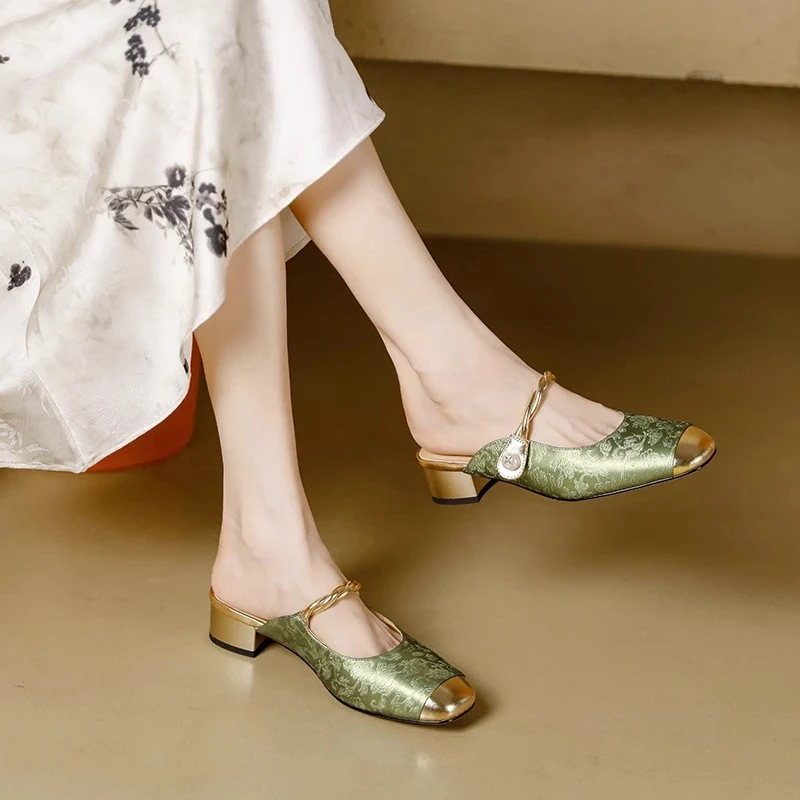 新时尚泫雅风粗跟刺绣单鞋国风粗跟夏季气质穆勒鞋透气圆头凉拖鞋