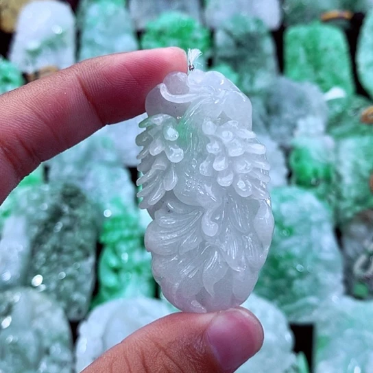 吊坠(不含链)未镶嵌翡翠
