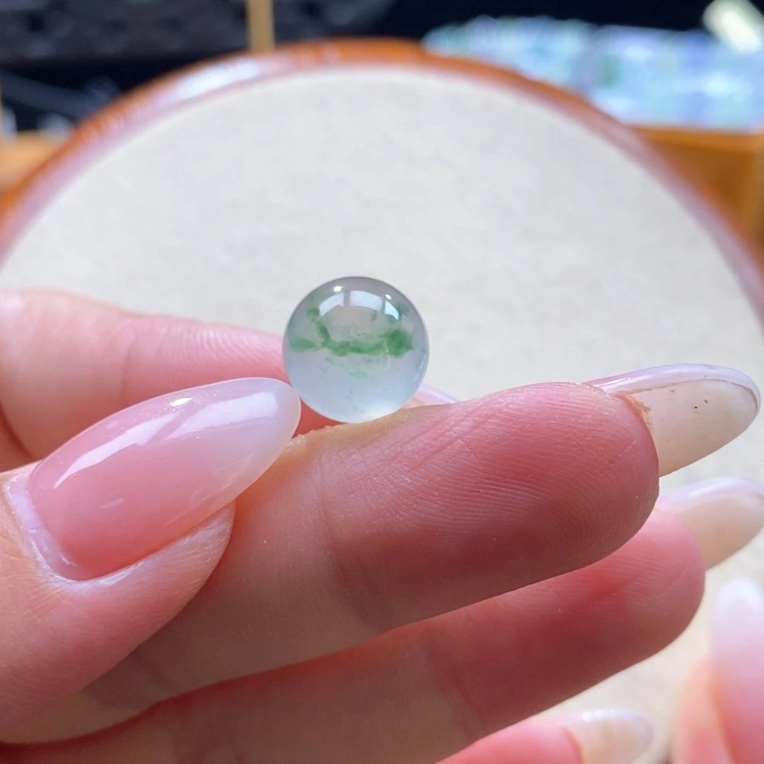 翡翠未镶嵌颈饰翡翠冰茶飘绿珠卡11.7m