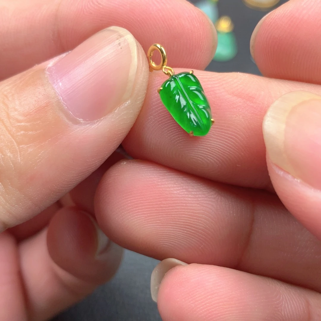 【闪购商品】颈饰18K金镶嵌翡翠翡翠