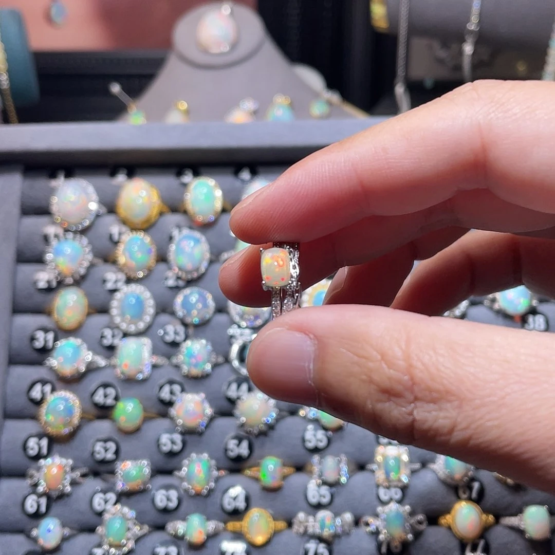 银S925镶嵌欧泊戒指）