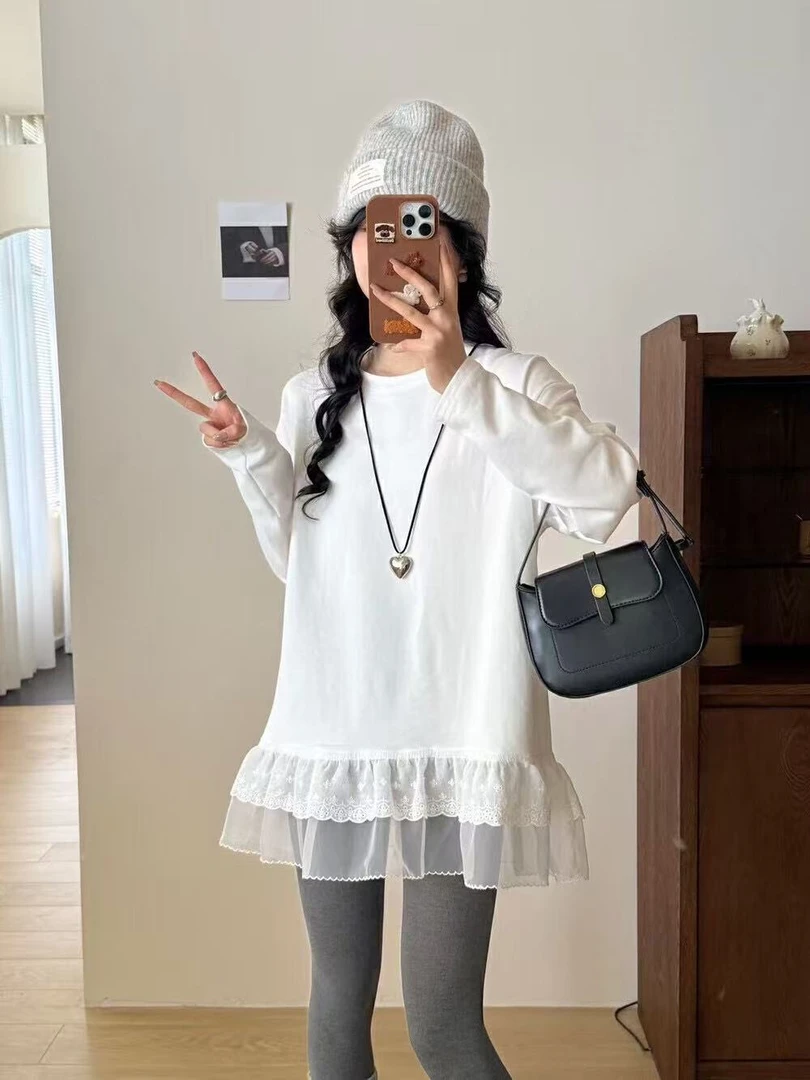 设计感休闲纯色圆领蕾丝拼接长袖T恤女秋冬新款宽松遮肉打底上衣