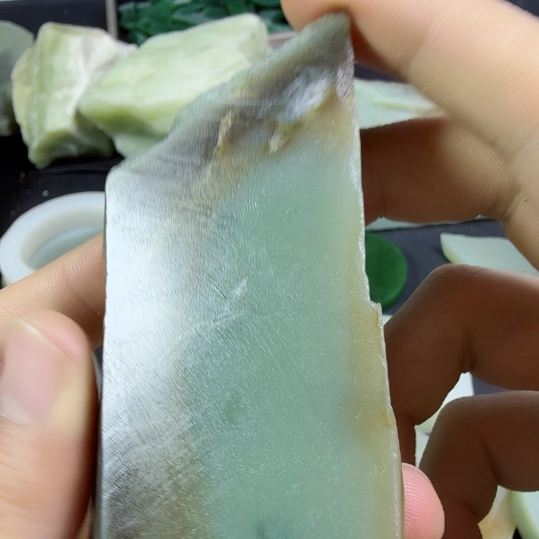 和田玉（糖玉）未镶嵌珠宝奇石