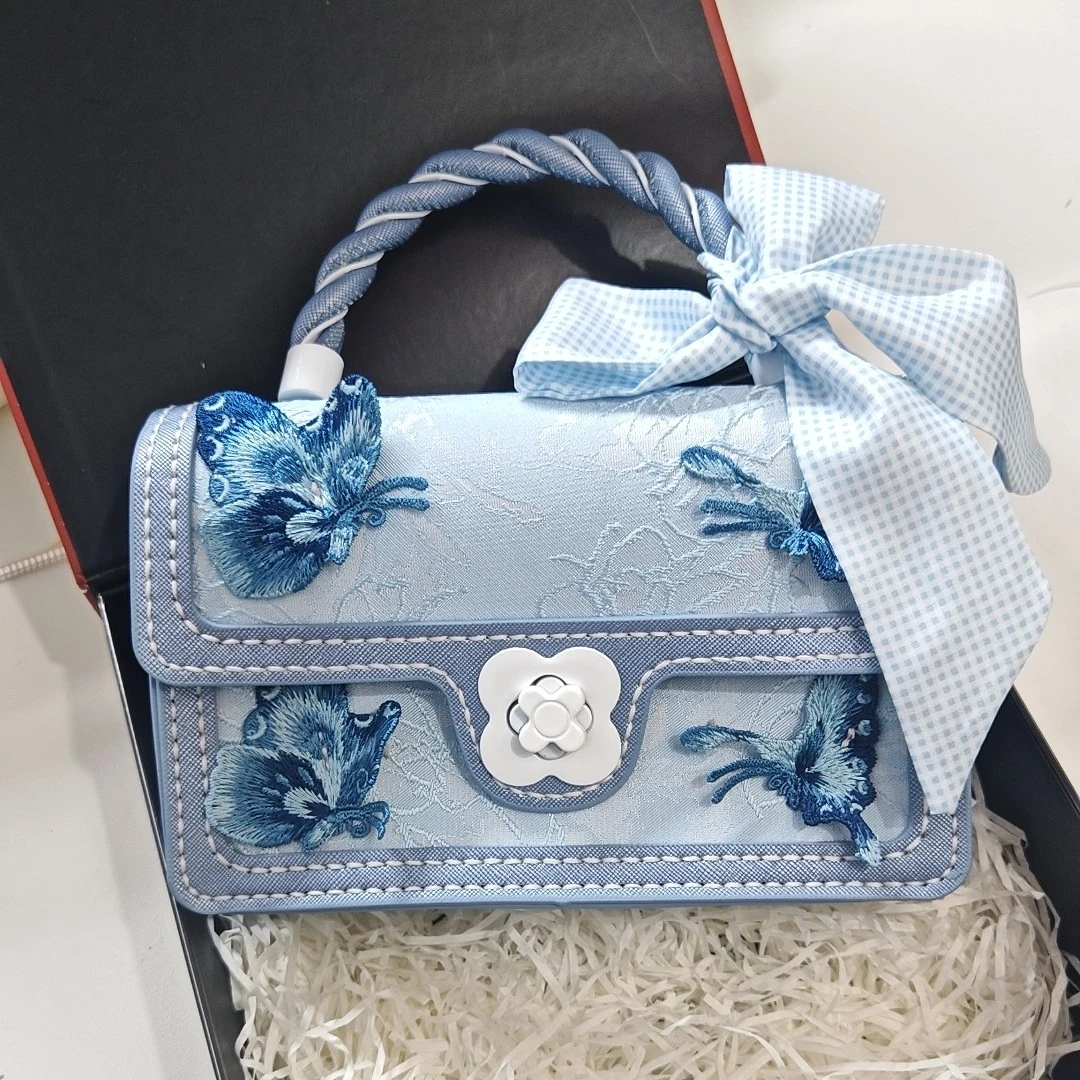 2025手工编织百搭刺绣蝴蝶小方包时尚大容量斜挎手机包送女友礼物