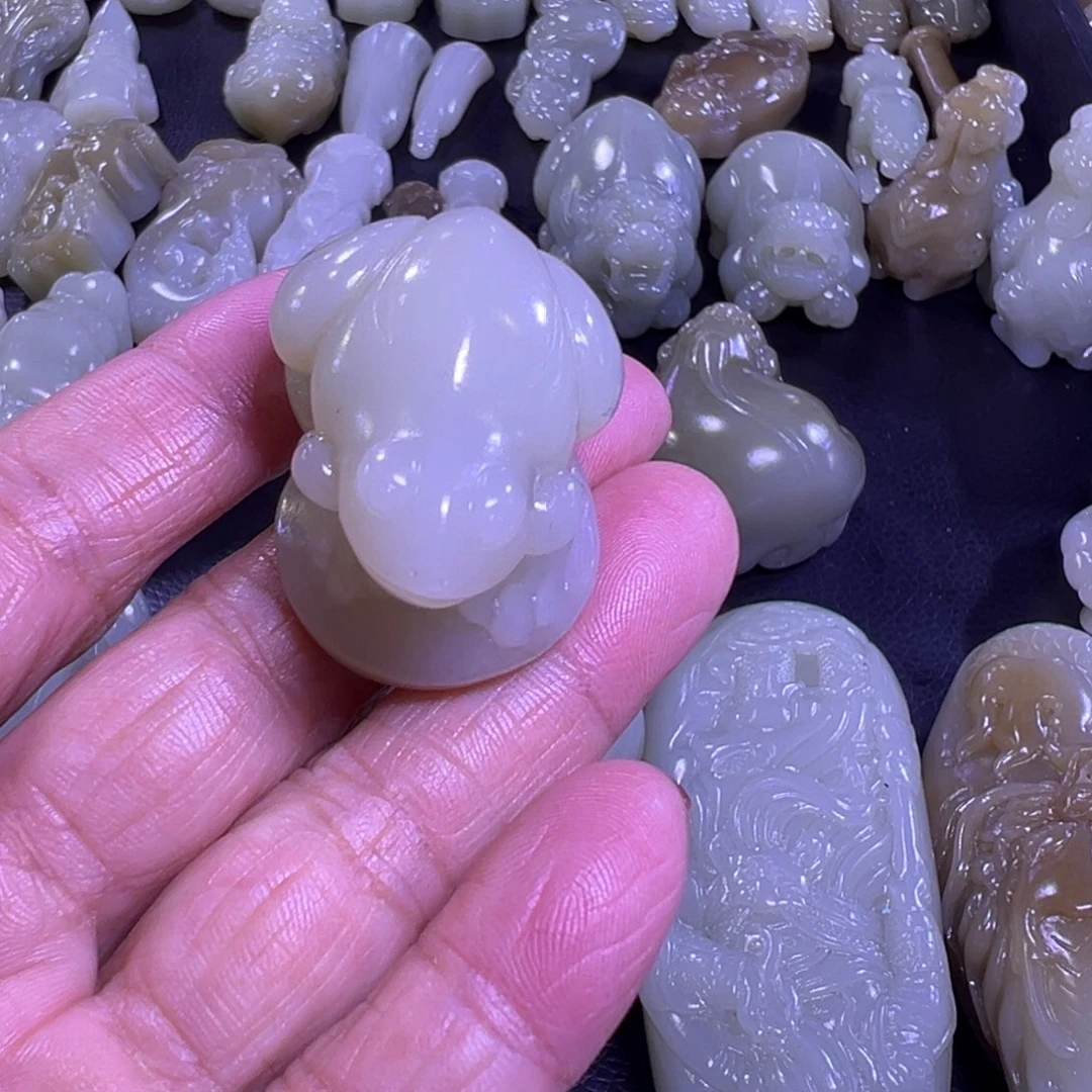 和田玉（糖玉）未镶嵌挂件